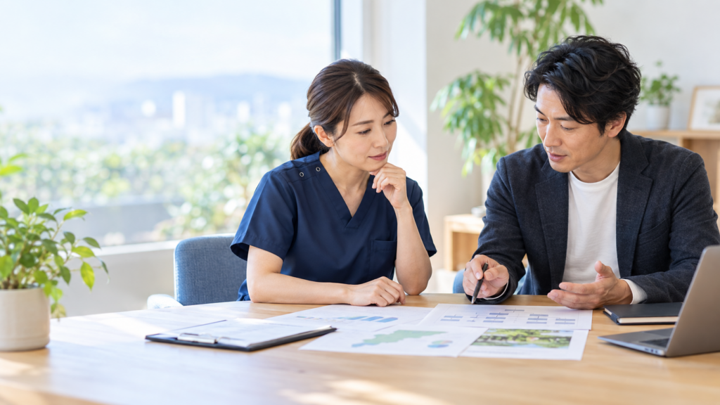 福岡の訪問看護ステーションの事業承継を相談する看護師と担当者